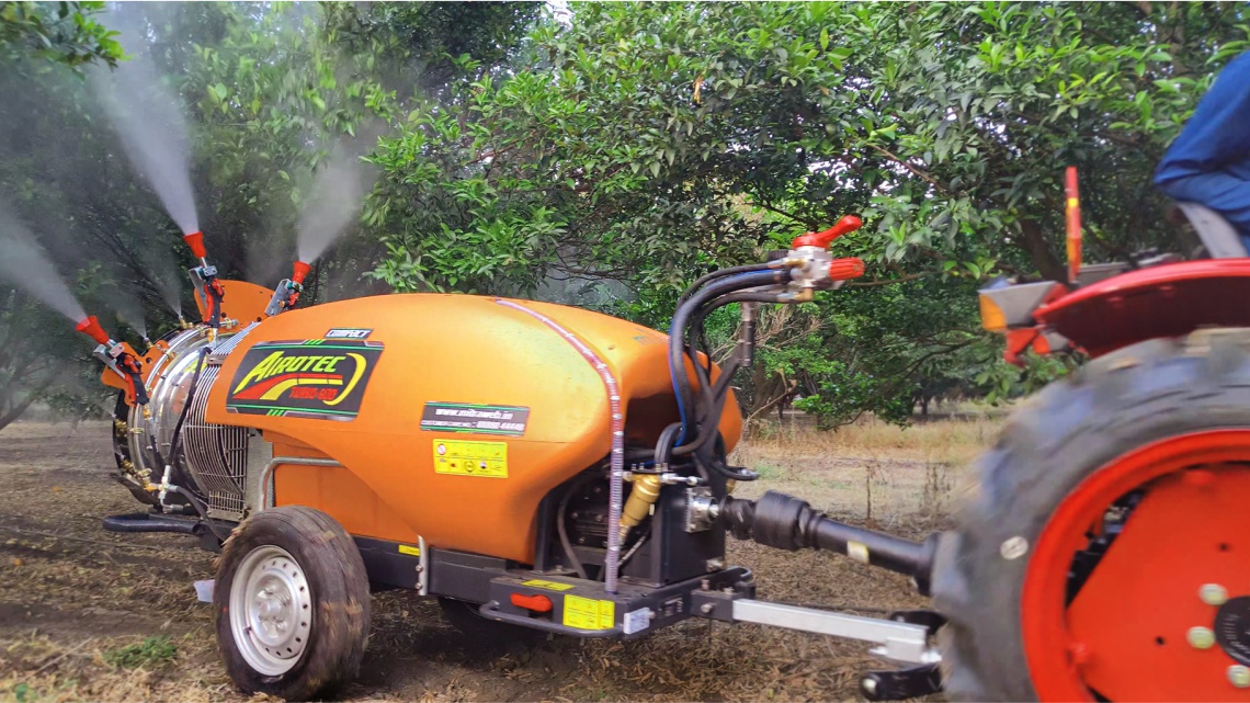 Tractor sprayer